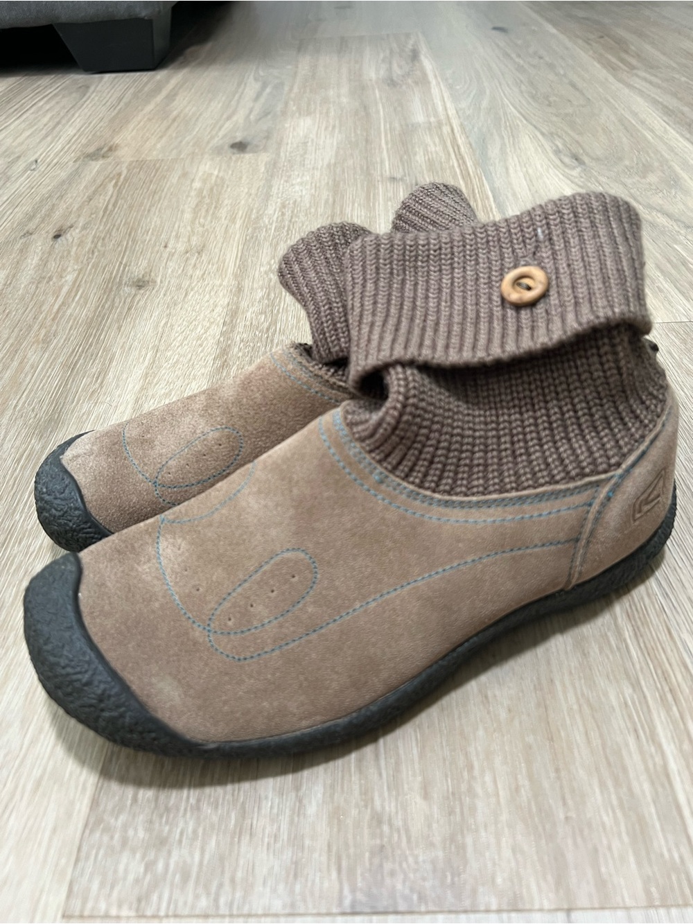 Keen Shay suede ankle sock boots in brown size 10.
